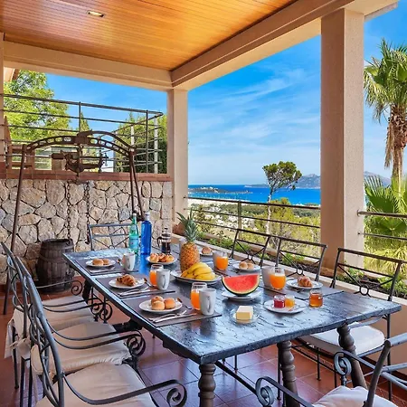 5-bed Villa, Two Pools, Puerto Pollenca ヴィラ ポルト・ダ・ポリェンサ