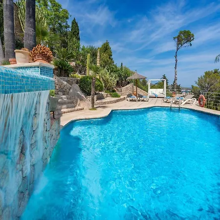 ヴィラ 5-bed Villa, Two Pools, Puerto Pollenca ポルト・ダ・ポリェンサ