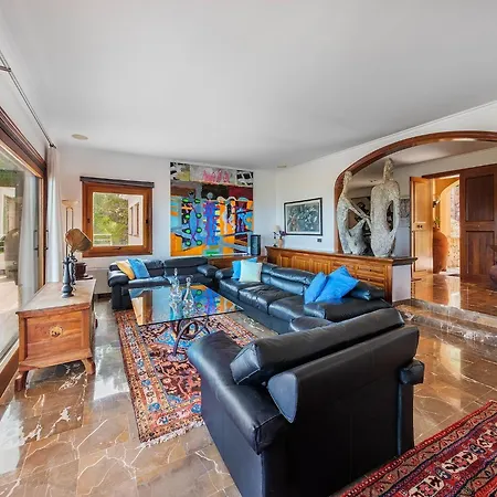 5-bed Villa, Two Pools, Puerto Pollenca