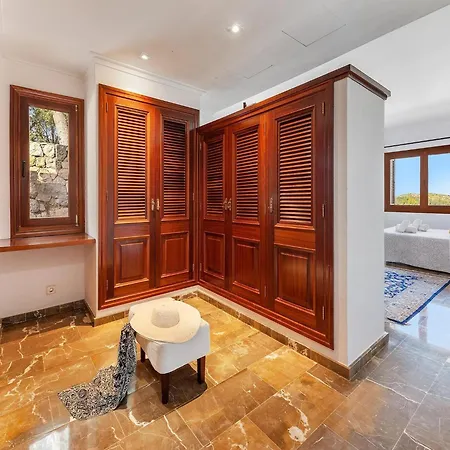 5-bed Villa, Two Pools, Puerto Pollenca * ポルト・ダ・ポリェンサ