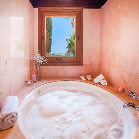 5-bed Villa, Two Pools, Puerto Pollenca ポルト・ダ・ポリェンサ